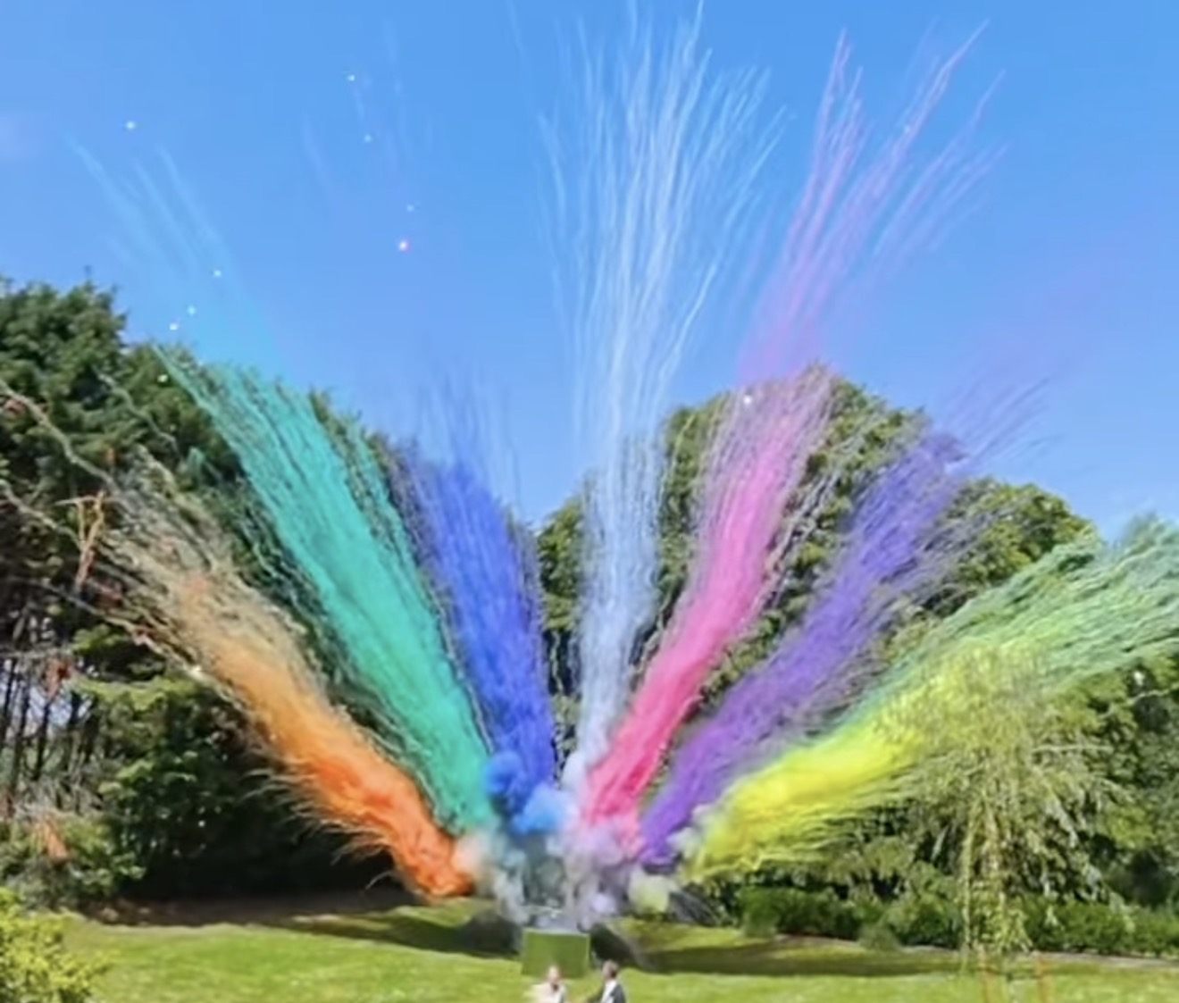 Pyrotechnie de jour en extérieur MK Animations